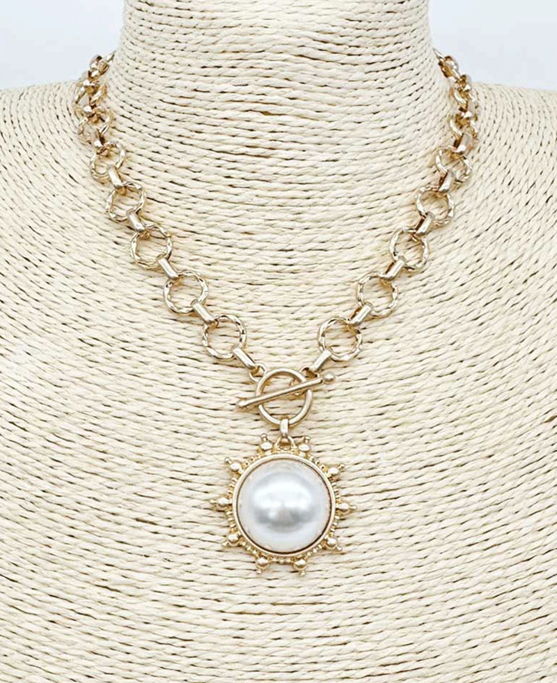 Suncrest Shape Pendant Toggle Clasp Chain Necklace