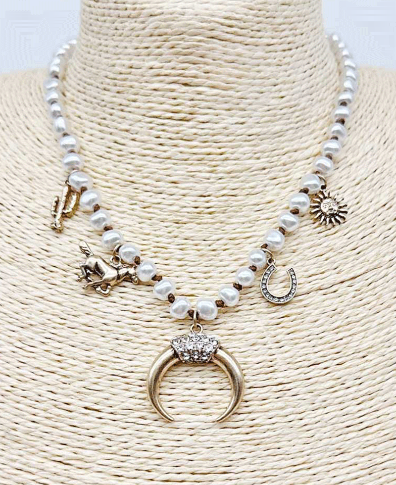 Western Charms Pearl Necklace