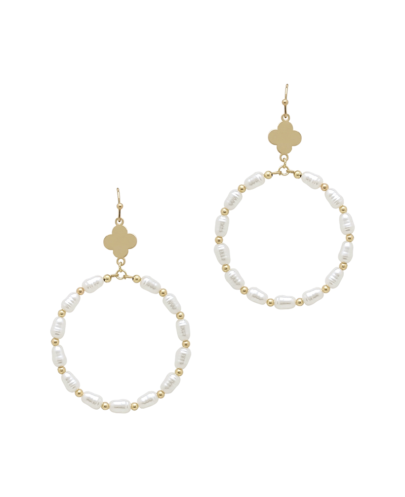 Clover Accent Circle Pearl Earring