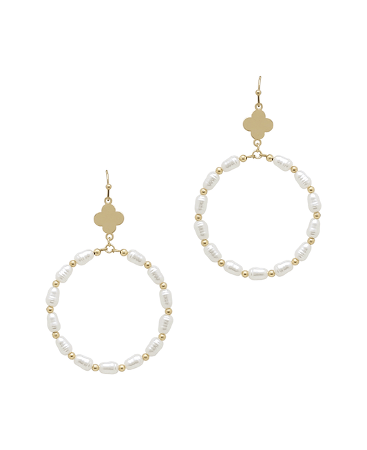 Clover Accent Circle Pearl Earring
