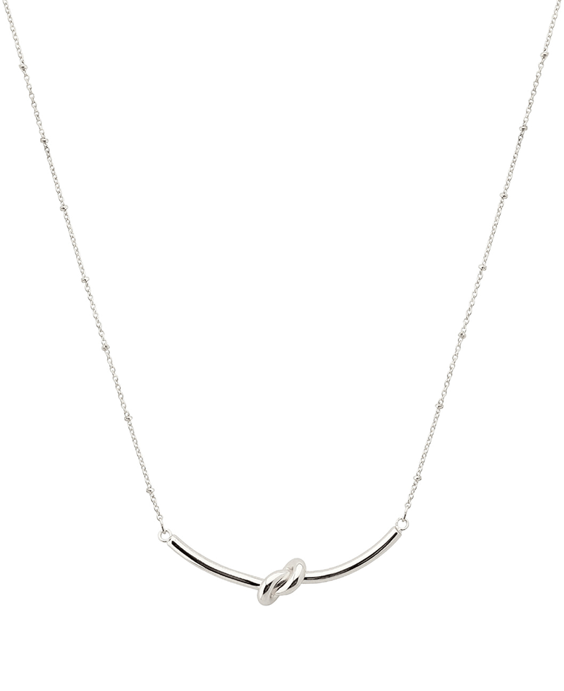 Knot Accent Short Necklace