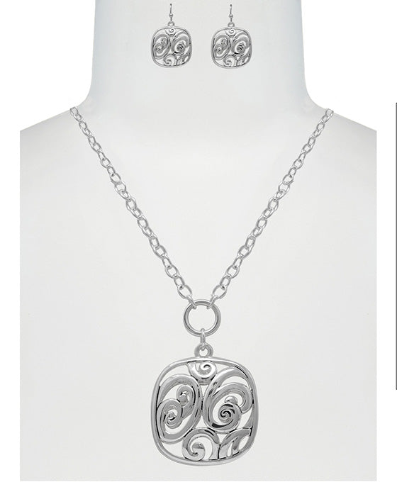 Square Tailored Dual Side Toggle Necklace Set