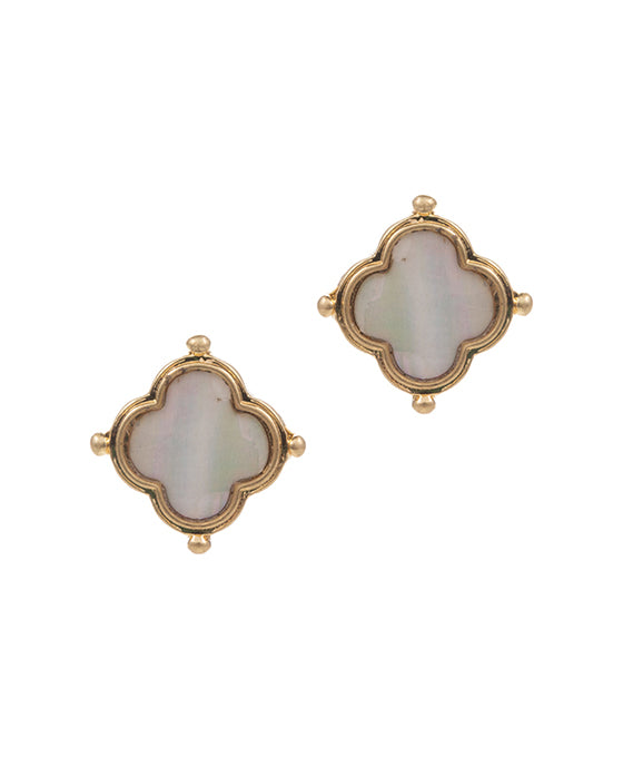 Flower Shaped Shell w/ Ball Point Metal Earring