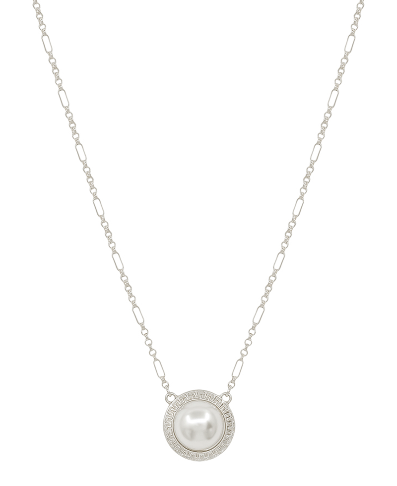 Pearl & Metal Casting Short Necklace