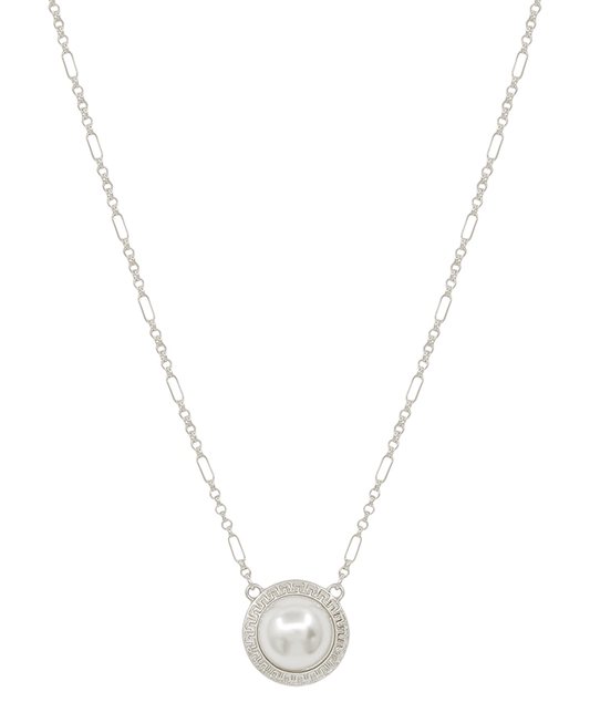 Pearl & Metal Casting Short Necklace