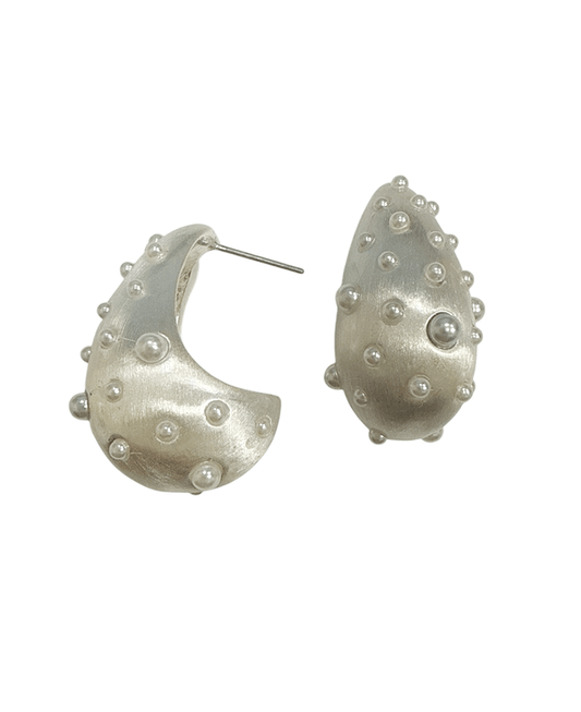 Metal Curve w/ Pearl Earring