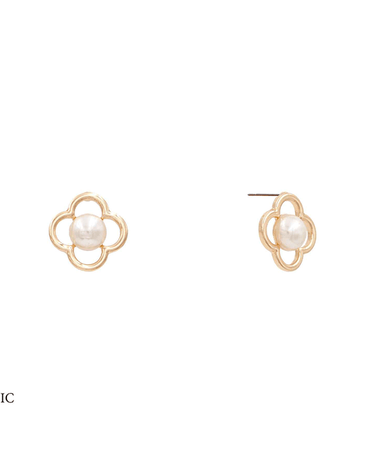 Clover w/ Pearl Stud Earring - 0.8"