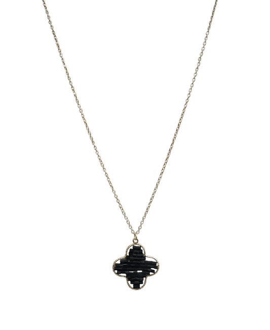 Clover Pendant Short Necklace