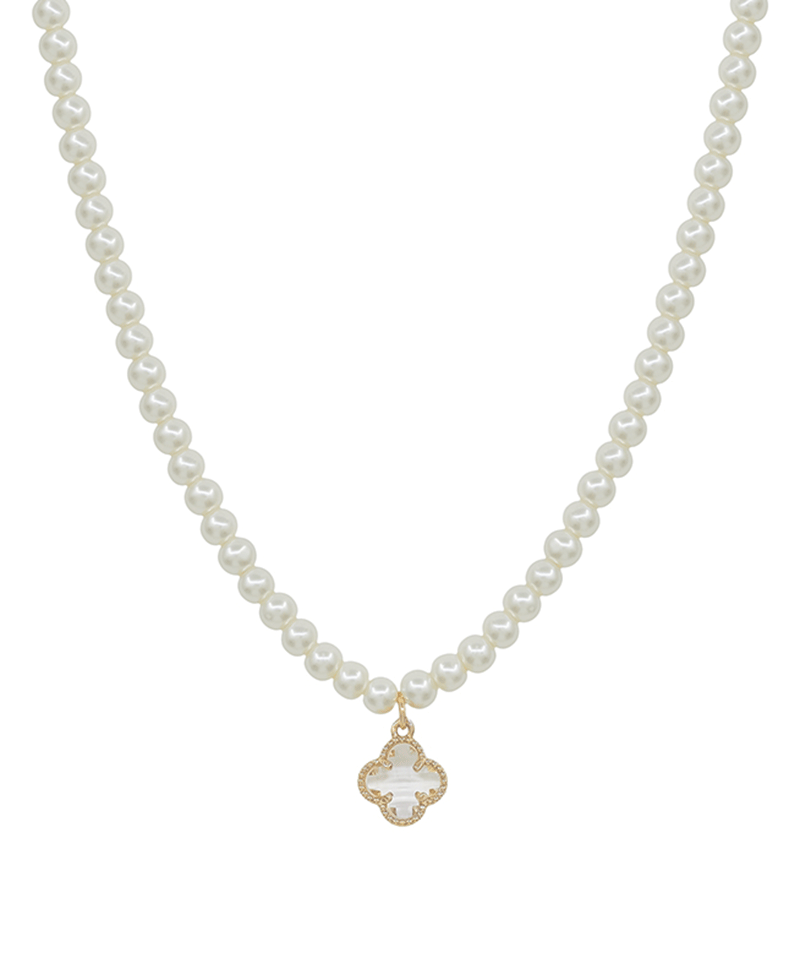 6mm Glass Pearl w/ Clover Pendant Short Necklace