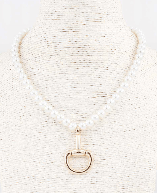 Horsebit Pendant Pearl Necklace